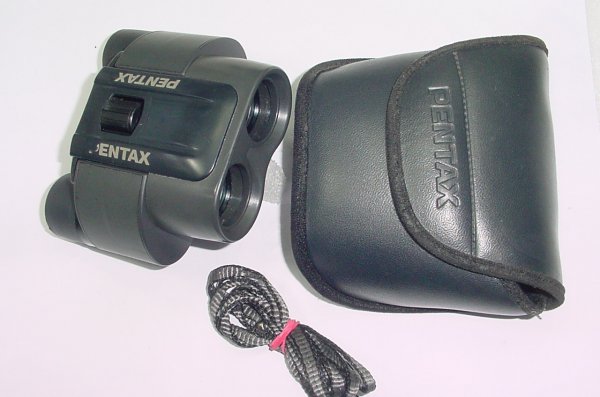 Pentax 10x24 6 ° Compact Binoculars