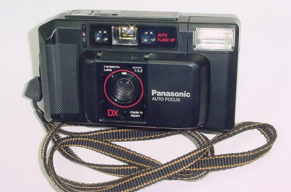 Panasonic C-600AF DX Auto Focus Point & Shoot 35mm Film Camera 35/3.2 Lens