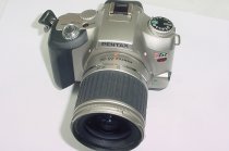 Pentax *ist 35mm Film SLR Camera with Pentax-FA J 28-80mm f/3.5-5.6 Zoom Lens