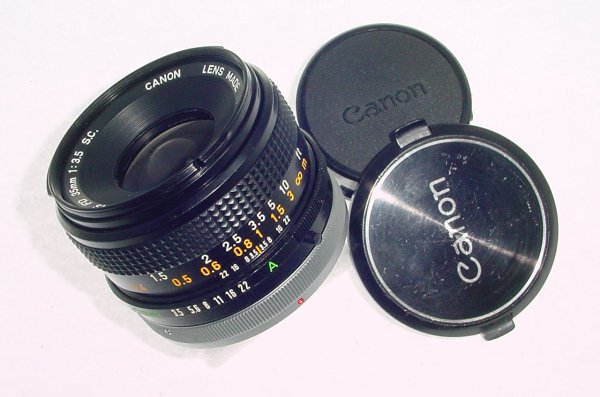 Canon 35mm F/3.5 FD S.C. Wide Angle Manual Focus Lens