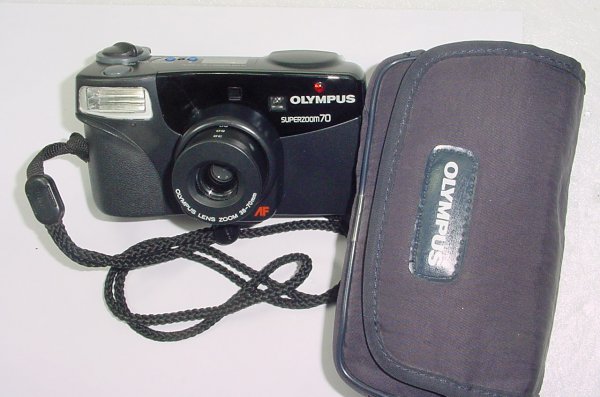 Olympus Superzoom 70 35mm Film Point & Shoot Camera 38-70mm Zoom Lens