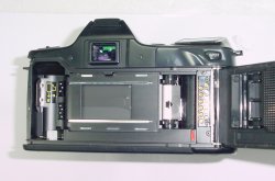 Minolta Maxxum 7000i 35mm Film SLR Camera with Minolta 35-80mm f/4-5.6 Zoom Lens