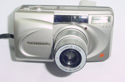 Olympus Superzoom 105 G 35mm Film Point & Shoot Camera 38-105mm Zoom Lens