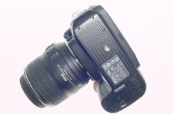 Nikon D90 12.3MP DSLR Digital Camera + 18-55mm f/3.5-5.6G VR AF-S DX Zoom Lens