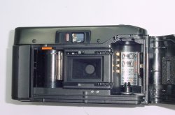 Yashica T2 35mm Film Point & Shoot Camera 35/3.5 Carl Zeiss Lens