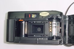 Yashica T2 35mm Film Point & Shoot Camera 35/3.5 Carl Zeiss Lens