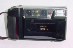 Yashica T2 35mm Film Point & Shoot Camera 35/3.5 Carl Zeiss Lens