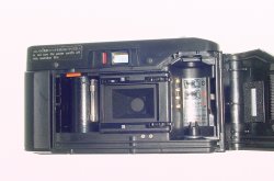 Yashica T2 35mm Film Point & Shoot Camera 35/3.5 Carl Zeiss Lens