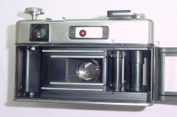 YASHICA ELECTRO 35 GS 35mm Film Rangefinder Camera with 45mm F/1.7 Lens