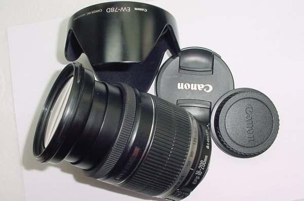 Canon 18-200mm F/3.5-5.6 IS EF-S Auto Focus Zoom Lens