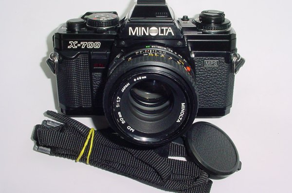 Minolta X-700 35mm Film SLR Manual Camera + Minolta 50mm F/1.7 MD Lens