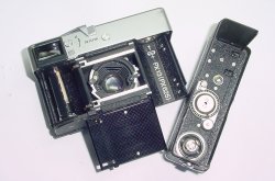 Rollei 35 35mm Film Manual Camera with Carl Zeiss Tessar 40mm F/3.5 Lens