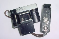 Rollei 35 35mm Film Manual Camera with Carl Zeiss Tessar 40mm F/3.5 Lens