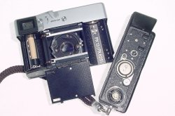 Rollei 35 35mm Film Manual Camera with Carl Zeiss Tessar 40mm F/3.5 Lens