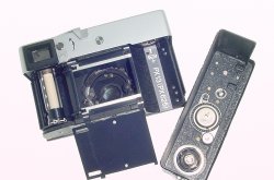 Rollei 35 35mm Film Manual Camera with Carl Zeiss Tessar 40mm F/3.5 Lens