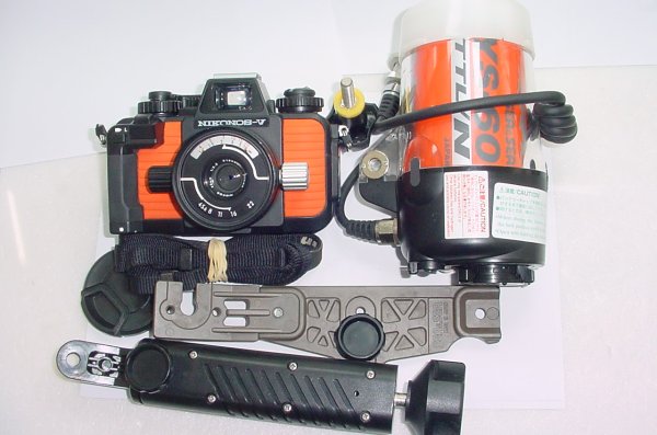 Nikon NIKONOS-V Underwater Camera + 35/2.5 Lens + Sea & Sea YS-60 TTl/N Flash