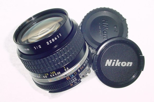 Nikon 24mm F/2 NIKKOR AIs Manual Focus Wide Angle Lens