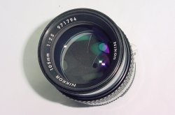 Nikon 105mm F/2.5 NIKKOR AI Manual Focus Portrait Lens