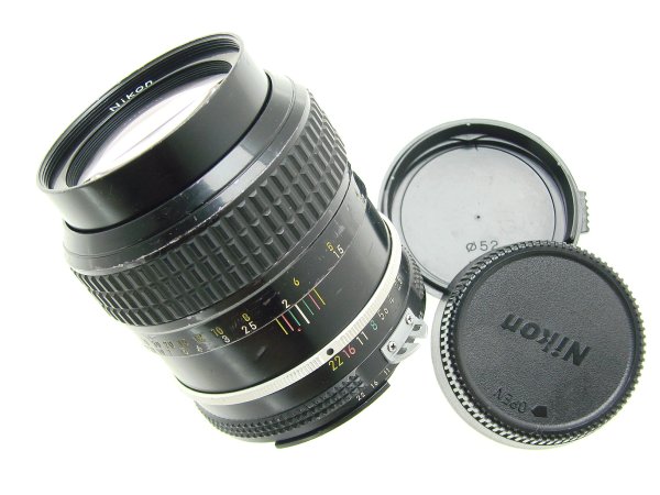 Nikon 105mm F/2.5 NIKKOR AI Manual Focus Portrait Lens