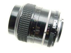 Nikon 105mm F/2.5 NIKKOR AI Manual Focus Portrait Lens