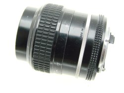 Nikon 105mm F/2.5 NIKKOR AI Manual Focus Portrait Lens