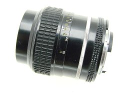 Nikon 105mm F/2.5 NIKKOR AI Manual Focus Portrait Lens