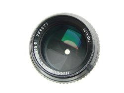 Nikon 105mm F/2.5 NIKKOR AI Manual Focus Portrait Lens