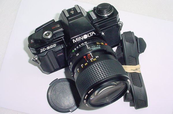 Minolta X-300 35mm Film SLR Manual Camera with 35-70mm F/3.5 MD MACRO Zoom Lens