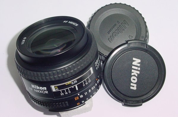 Nikon 28mm F/2.8 D AF Nikkor Auto Focus Wide Angle Lens