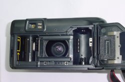 Canon SURE SHOT Zoom 35mm Film Point & Shoot Camera 35-70mm F/3.5-6.7 Zoom Lens