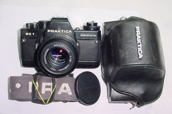 PRAKTICA BC 1 electronic 35mm Film SLR Manual Camera + Pentacon 50mm f/1.8 Lens