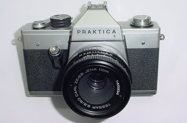 PRAKTICA L 35mm Film SLR Manual Camera with Carl Zeiss 50mm F2.8 Tessar Lens