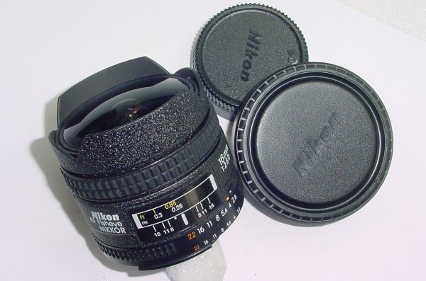 Nikon 16mm F/2.8 D AF Fisheye NIKKOR Lens