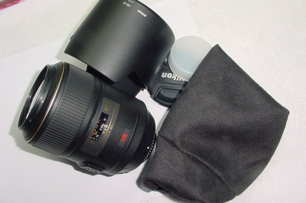 Nikon 105mm F/2.8G ED N AF-S Micro Nikkor Lens
