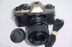 Nikon FE10 35mm Film SLR Manual Camera + 35-70mm F3.3-4.5 Zoom-NIKKOR AIs Lens