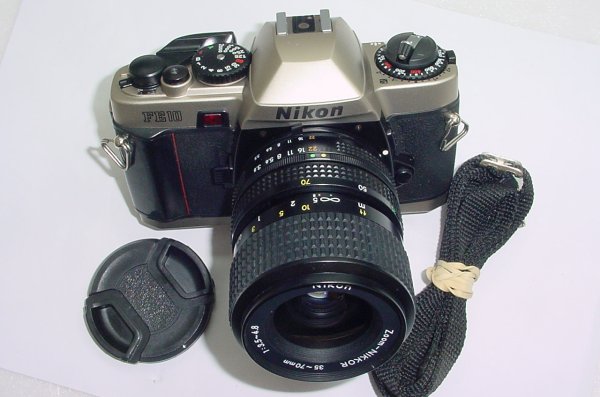 Nikon FE10 35mm Film SLR Manual Camera + 35-70mm F3.3-4.5 Zoom-NIKKOR AIs Lens
