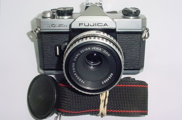 Fujica ST605N 35mm Film SLR Manual Camera with Carl Zeiss 50/2.8 Jena DDR Lens
