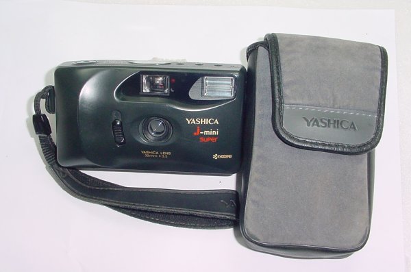 Yashica J-mini Super 35mm Film Point & Shoot Camera 32/3.5 Lens