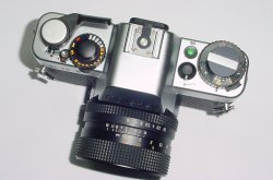Rolleiflex SL 35 E 35mm Film SLR Camera with Planar 50mm F/1.8 Rollei-HFT Lens