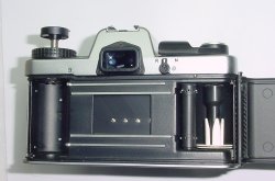 Rolleiflex SL 35 E 35mm Film SLR Camera with Planar 50mm F/1.8 Rollei-HFT Lens