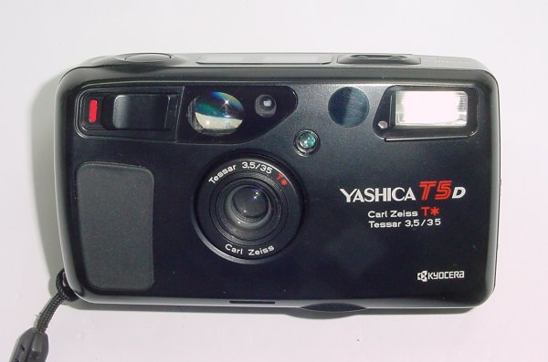 Yashica T5 D Point & Shoot Film Camera Carl Zeiss 35/3.5 T* Tessar Lens