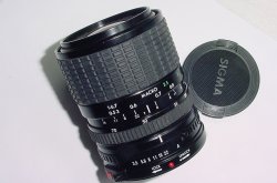 Sigma 28-70mm f/3.5-4.5 Multi-Coated Manual Focus Zoom Lens For Canon FD
