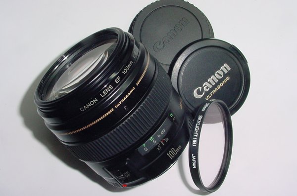 Canon 100mm f/2 EF USM Portrait Lens