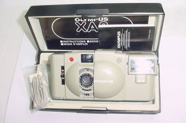 Olympus XA 2 Limited Edition Urban White Film Camera D.Zuiko Lens + A11 Flash