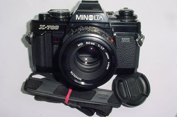 Minolta X-700 35mm Film SLR Manual Camera + 50/1.7 MD Lens + Data Back