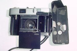 Petri Color 35 E fully automatic 35mm Film Camera with 40mm f/2.8 Lens