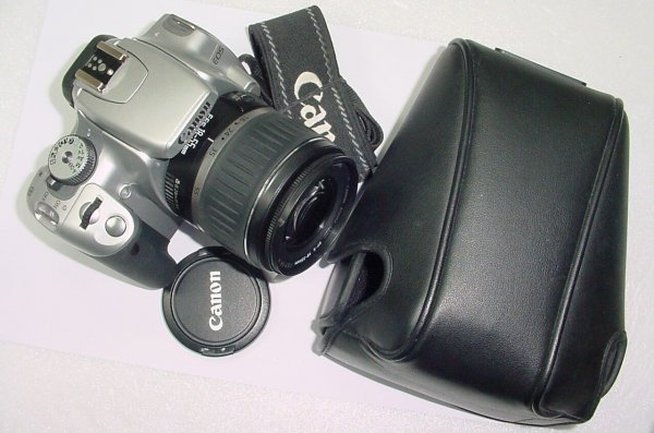 Canon EOS 400D Digital 10MP Digital SLR Camera + EFs 18-55mm II Zoom Lens