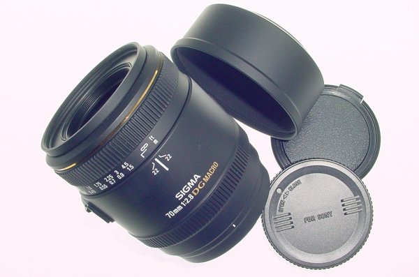 Sigma 70mm F/2.8 DG Macro EX Lens For A-Mount and Minolta AF Mount