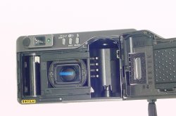 Yashica T Zoom Kyocera Film Camera Carl Zeiss 28-70mm f/4.5-8 T* Tessar Lens