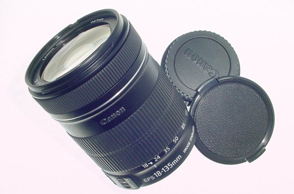 Canon 18-135mm F/3.5-5.6 EF-S IS Zoom Lens